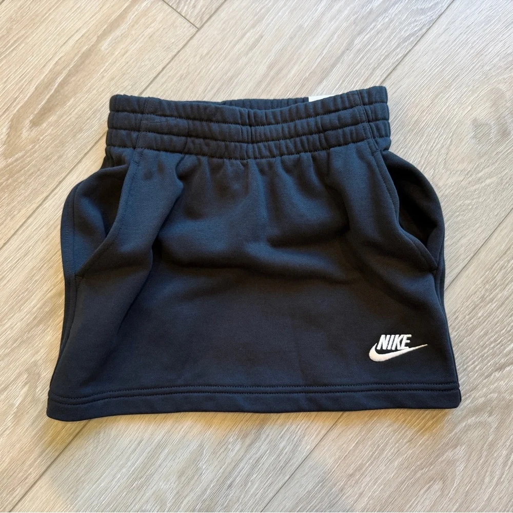 Nike Kids Girl’s Small Black Fleece Sportswear Skirt Athleisure Activewear NWT